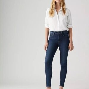LEVIS 721 HIGH RISE SKINNY WOMEN'S JEANS- size 25